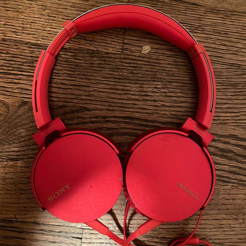 Red Sony headset